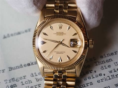 how to spot a fake rolex watch video|how to tell if rolex is real.